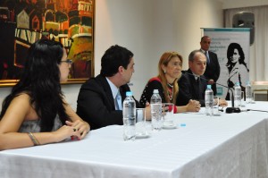 Giorgi entregó modems a Centros de Enseñanza y Acceso Informático y anunció que desde este año todos contarán con Internet gratis