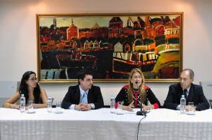 Giorgi entregó modems a Centros de Enseñanza y Acceso Informático y anunció que desde este año todos contarán con Internet gratis